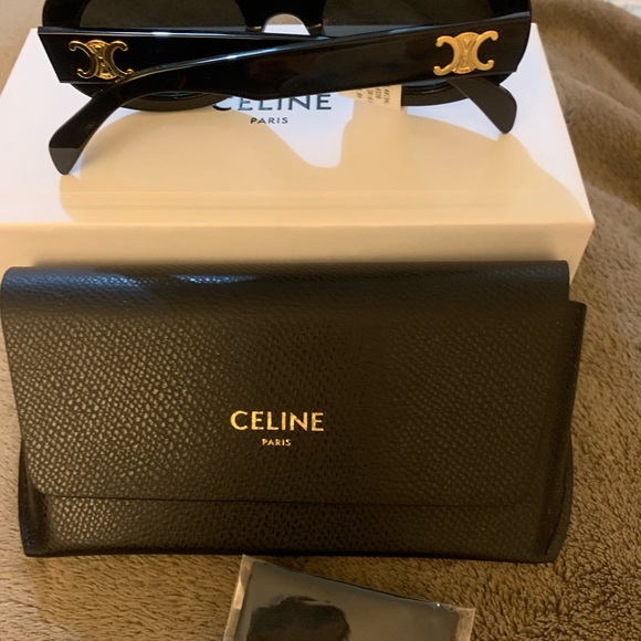 CELINE Excellent condition!!
Triomphe Oval Sunglasses, 52mm. - Picture 8 of 8